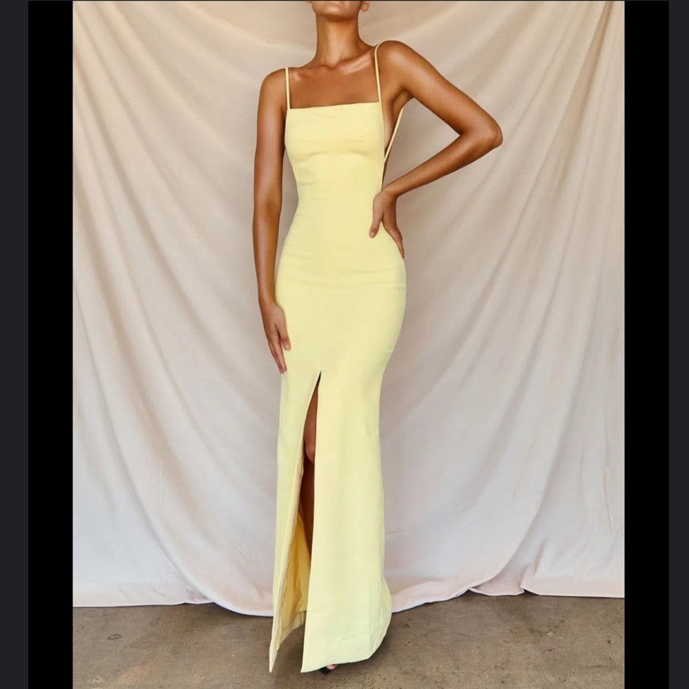 HOUSE OF CB Alix Backless Maxi Dress in Lemom